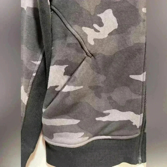 Triumph Black Camouflage Printed Zip Up Hoodie XS - Picture 8 of 14